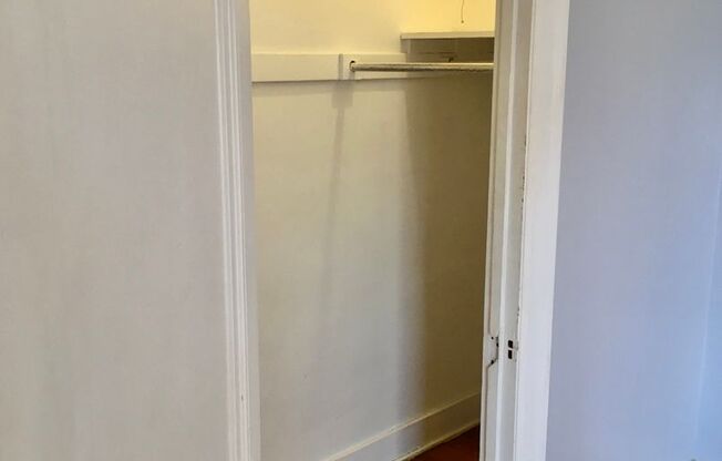 Studio, 1 bath, 315 sqft, $950, Unit 7F