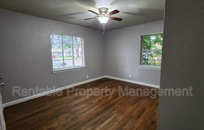 406 W 14 ST