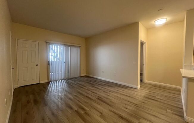 2 beds, 2 baths, $1,400