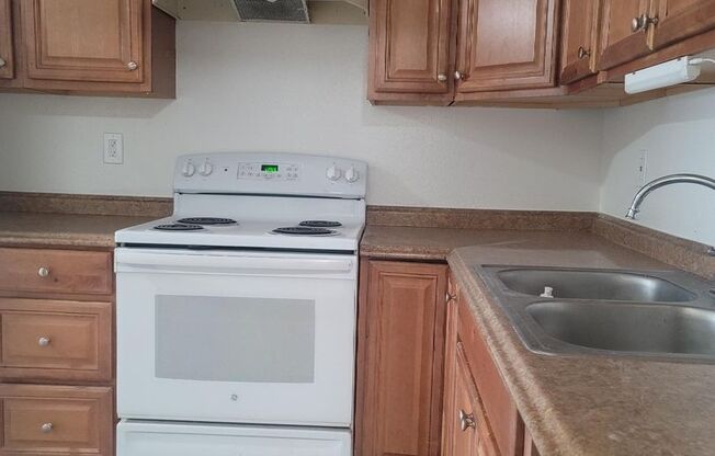 1 bed, 1 bath, 600 sqft, $1,350, Unit 13