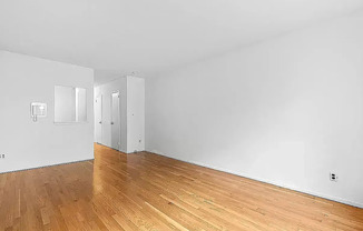 221 E 82 ST