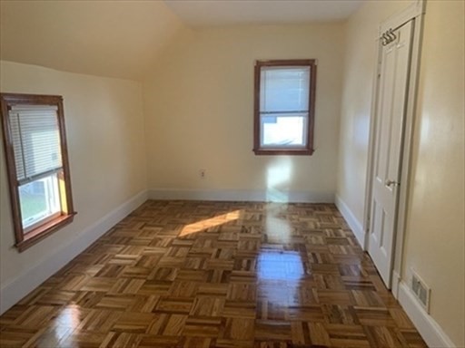 32 HARDING AVE