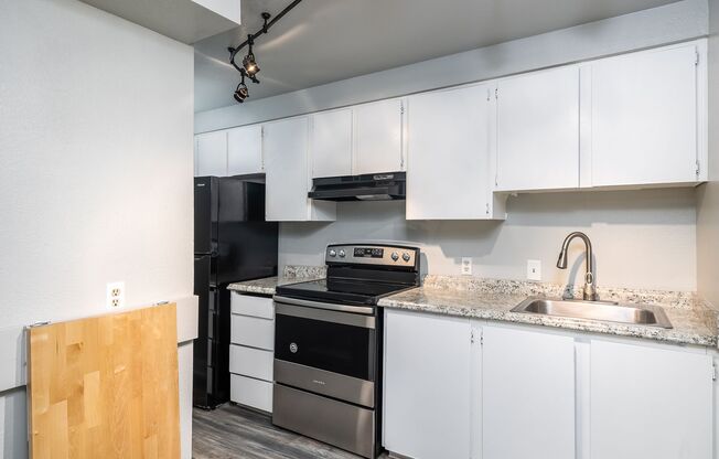 Victory Manor: Leasing Specials! Renovated Units in Pasco!