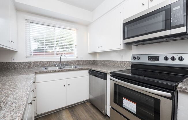 1 bed, 1 bath, $1,745, Unit 098#12