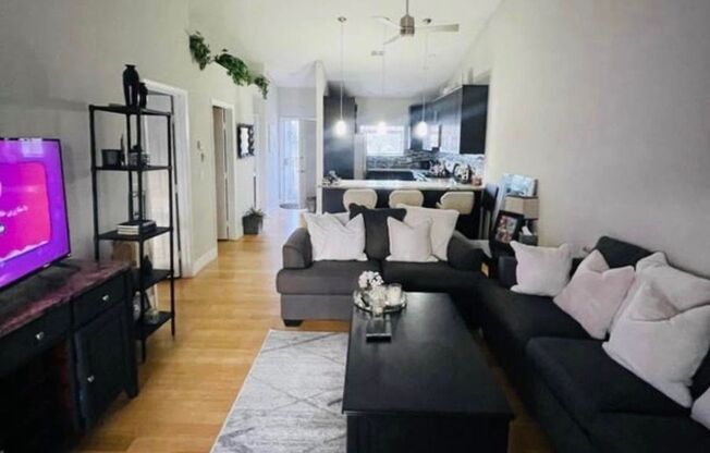 TOP FLOOR 2 BEDROOM FULLY FURNISHED CONDO