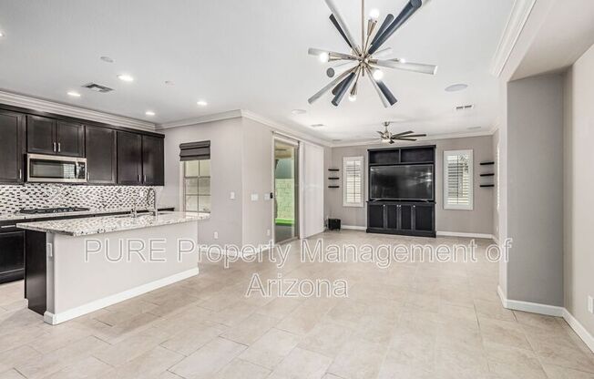 1945 W GRAND CYN DR