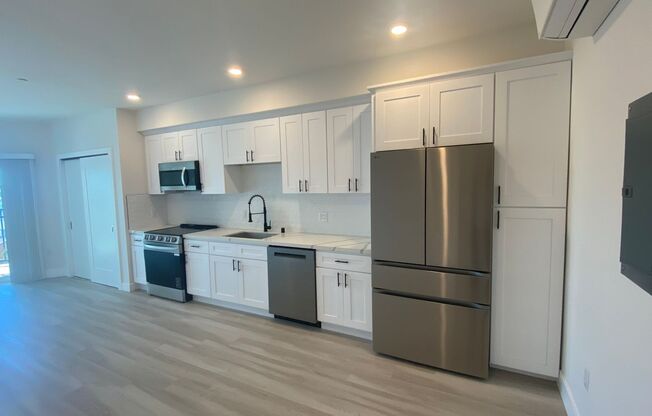 Studio, 1 bath, 513 sqft, $1,925, Unit 407