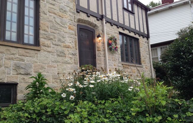Charming 4 Bedroom, 3.5 Bathroom Home in Mt. Lebanon