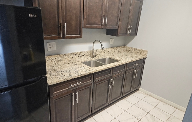 2 beds, 2 baths, $1,595, Unit Main