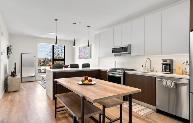 1 bed, 1 bath, 570 sqft, $3,300, Unit 504
