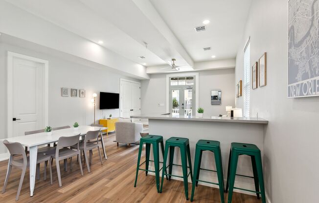 Brand New Unit - 1 Block From Brunos