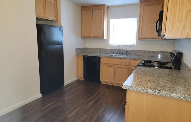 2 beds, 1 bath, 960 sqft, $1,300, Unit 16