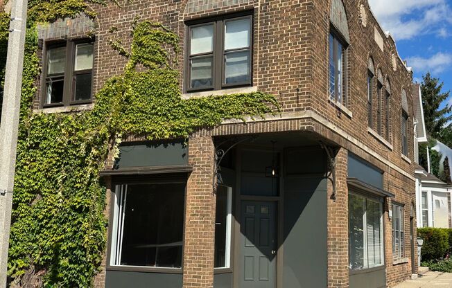 1603 N van Buren Apartments