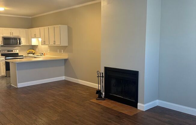NEWLY RENOVATED, GREAT LOCATION NOW LEASING!