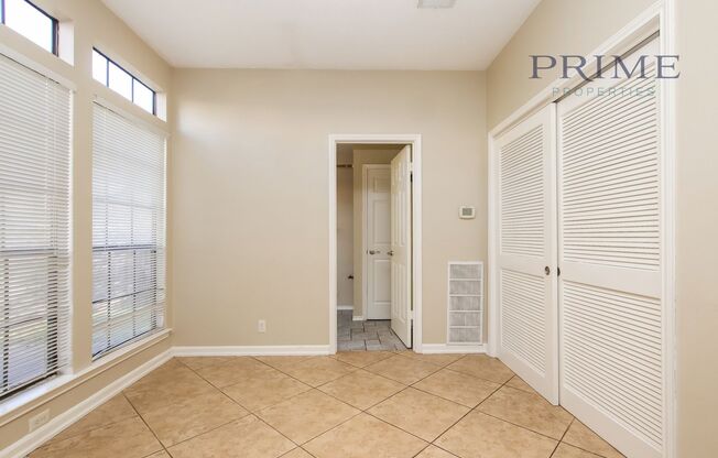 Beautiful home located in quiet cul-de-sac!