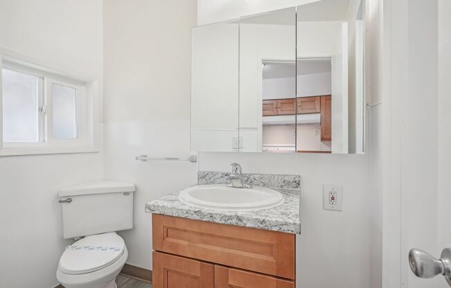 Studio, 1 bath, 200 sqft, $995, Unit 06