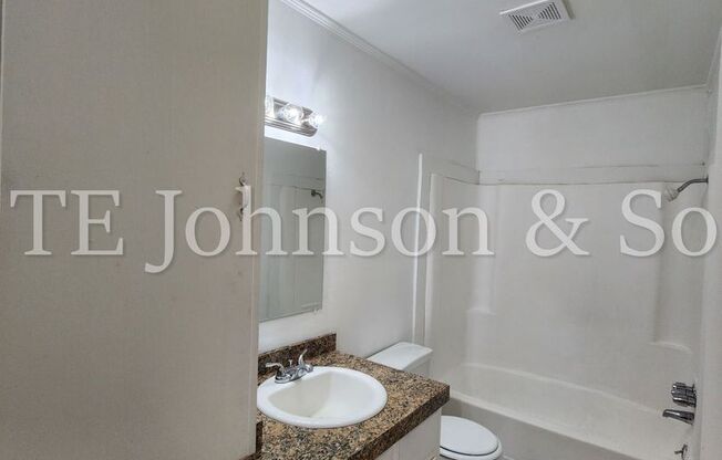 2 beds, 1.5 baths, $925, Unit 1307 D