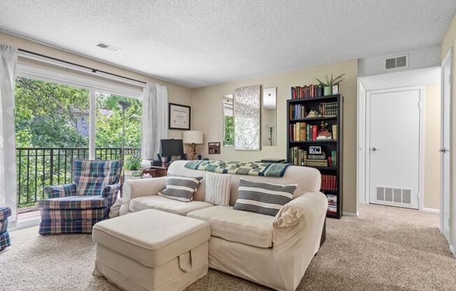 1 bed, 1 bath, 754 sqft, $1,125, Unit 8705-204