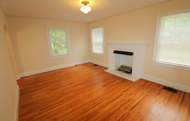 Charming 3 bedroom in Commonwealth!
