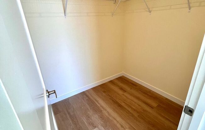 1 bed, 1 bath, 800 sqft, $1,600, Unit E205