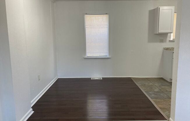 2 beds, 1 bath, 750 sqft, $900, Unit 815 Underwood