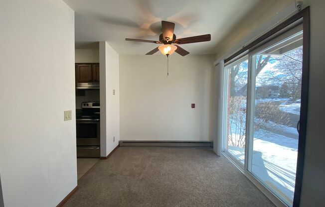 2 beds, 2 baths, 950 sqft, $1,750, Unit 7657CA
