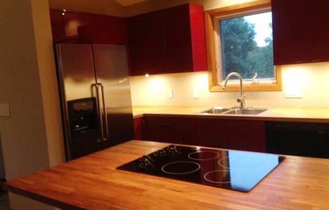 AVAILABLE June 1st! Spacious and Updated 2 Bedroom, 1.5 Bathroom Townhome