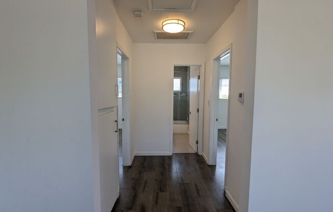 2 beds, 1 bath, 959 sqft, $3,000, Unit 2036 1/2