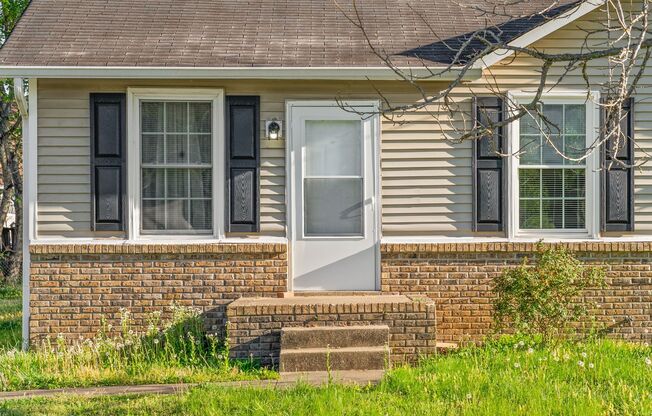 3 Bedroom Pet Friendly Home For Rent!