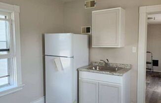 2 beds, 1 bath, 900 sqft, $900, Unit Upstairs