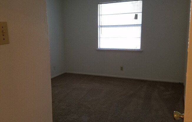 1 bed, 1 bath, 641 sqft, $800, Unit *421