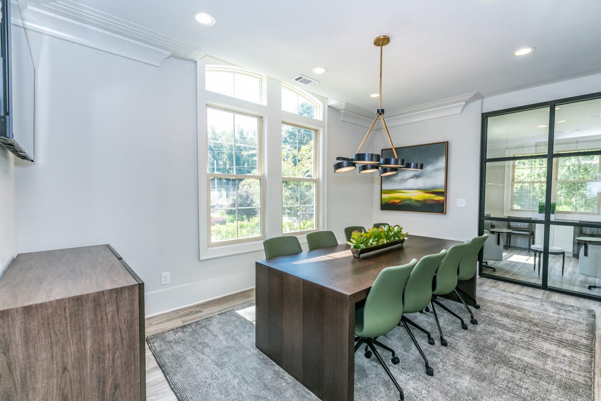 Choose to live your best life at 1401 West Paces!