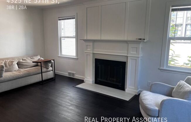 4325 NE 57 ST