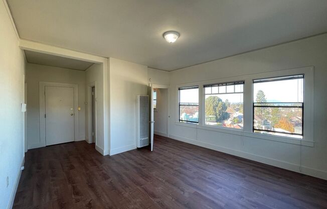 Studio, 1 bath, 462 sqft, $1,695, Unit 304 (Onsite Manager)