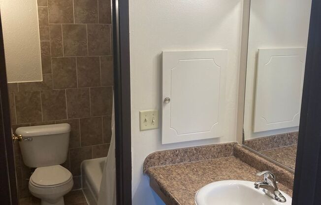 2 beds, 1 bath, 875 sqft, $1,144, Unit 7972 - 201