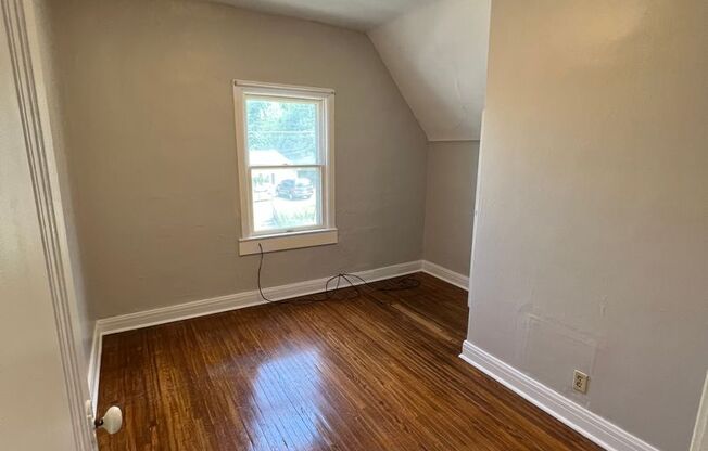 3 beds, 1 bath, $1,650