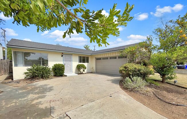Stunning 3BD/1.5BA House in Clairemont Mesa W/ Central A/C, Covered Patio, & Large Backyard!