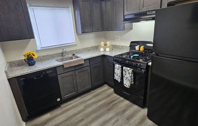 2 beds, 1 bath, 798 sqft, $1,315, Unit 0103-H