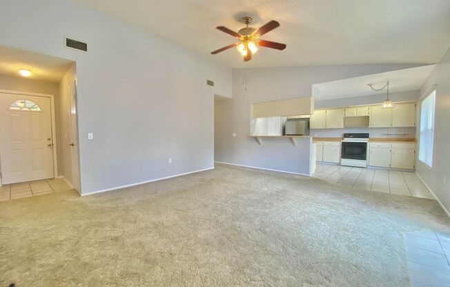 Spacious 3 Bedroom / 2 Bath with inside washer/dryer hookups NOW AVAILABLE off W Pipkin Rd in Lakeland