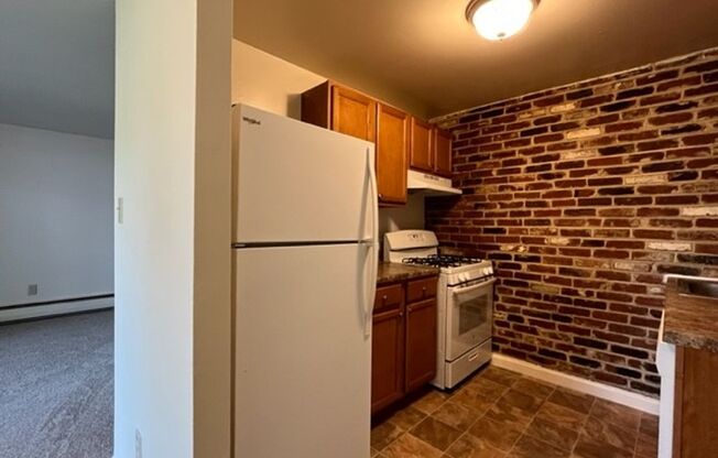 2 beds, 1 bath, 900 sqft, $1,525, Unit 123
