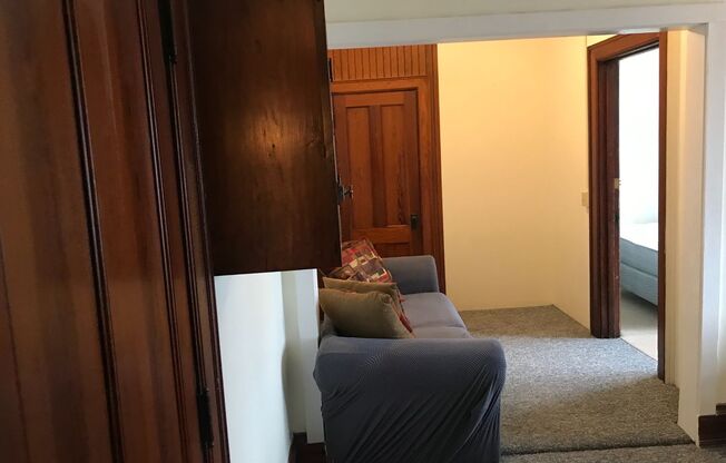 1 bed, 1 bath, $700, Unit 22 - 1