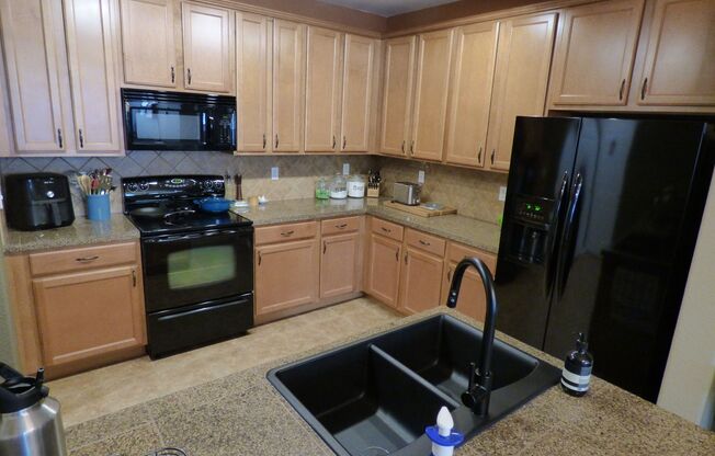 $0 DEPOSIT OPTION. DOVE VALLEY, ABSOLUTELY IMMACULATE, 3 BED PLUS DESK ALCOVE AND BONUS ROOM! OPEN FLOORPLAN, LARGE KITCHEN, PATIO!