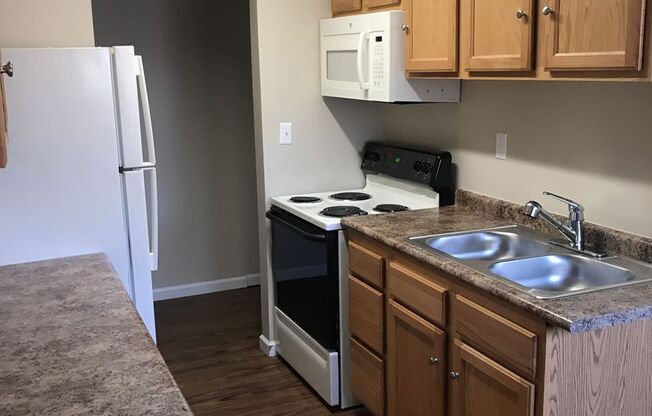 2 beds, 1 bath, 900 sqft, $940, Unit 11