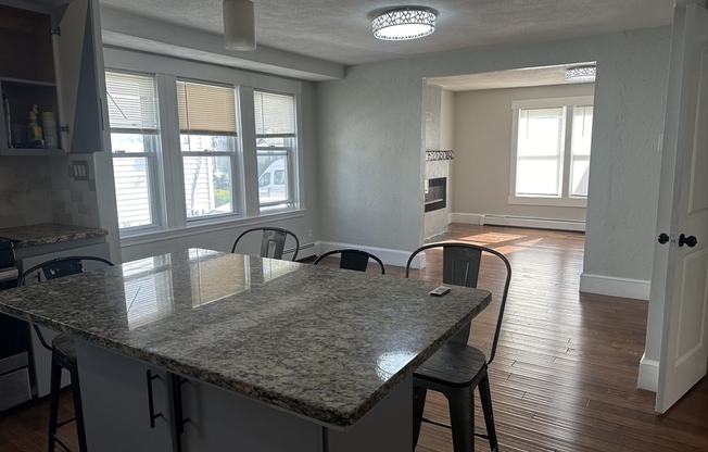 3 beds, 1.5 baths, 1,150 sqft, $2,850, Unit 1FL