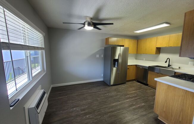 2 beds, 1 bath, 950 sqft, $3,140, Unit 1734-15