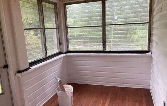 Charming 2 Bedroom/1.5 Bathroom Home in Cockeysville, MD!