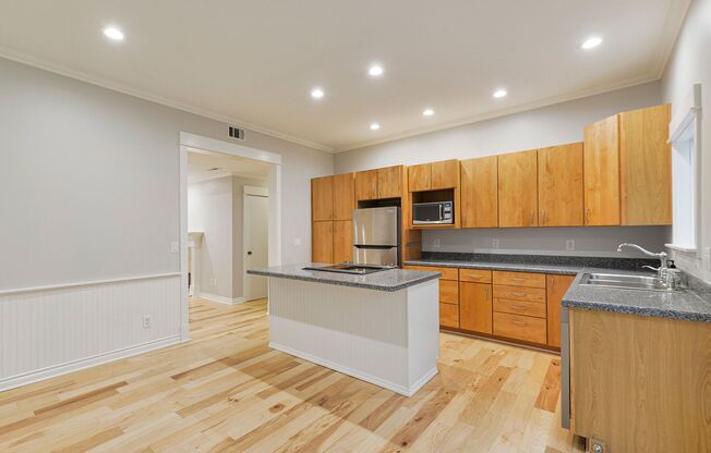 Fully Remodeled - 3 Bed/2 Bath with AC - South Seattle - Boeing Field