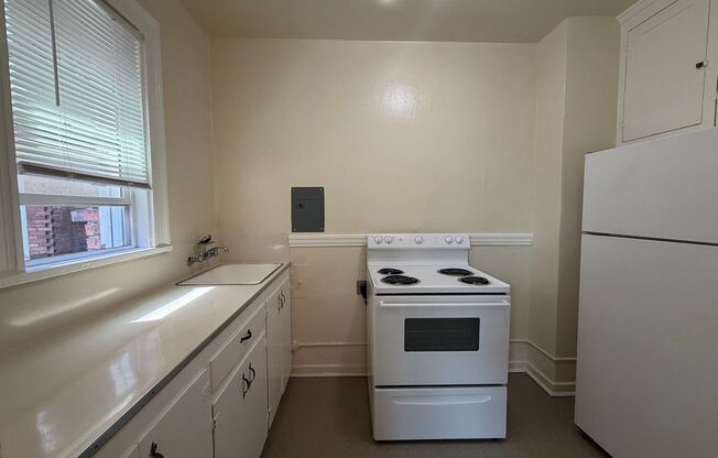 2 beds, 1 bath, 850 sqft, $1,795, Unit 308