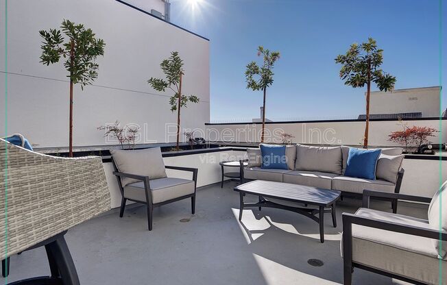 1 bed, 1 bath, 607 sqft, $2,350, Unit 602