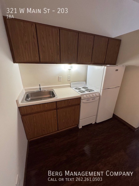 321 W Main St